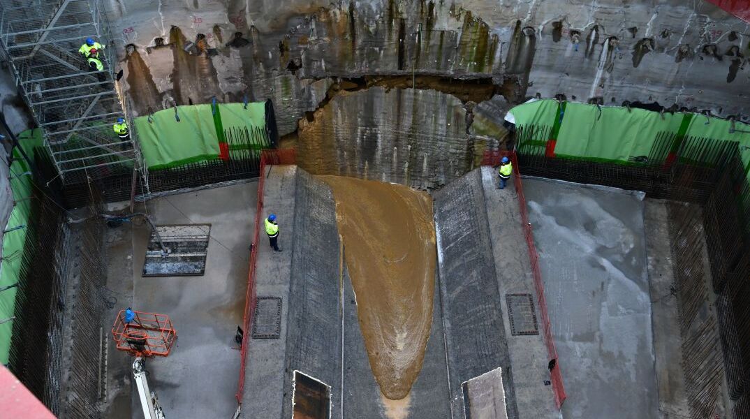 O μετροπόντικας «Αθηνά» έφτασε στον Ευαγγελισμό