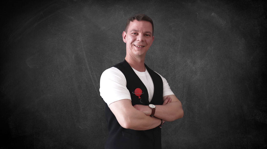 Χρήστος Κυριακίδης | Το μήλο, η πεταλούδα και ο καθηγητής Σιμωνίδης