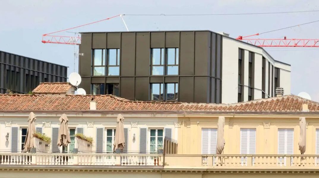 Ο «Μαύρος Κύβος» που δίχασε τη Φλωρεντία: Έρευνα για το πολυτελές συγκρότημα μέσα σε μνημείο UNESCO