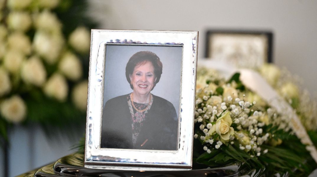 Άννα Ψαρούδα-Μπενάκη: Στο Α΄ Νεκροταφείο το τελευταίο αντίο της πρώτης γυναίκας προέδρου της Βουλής