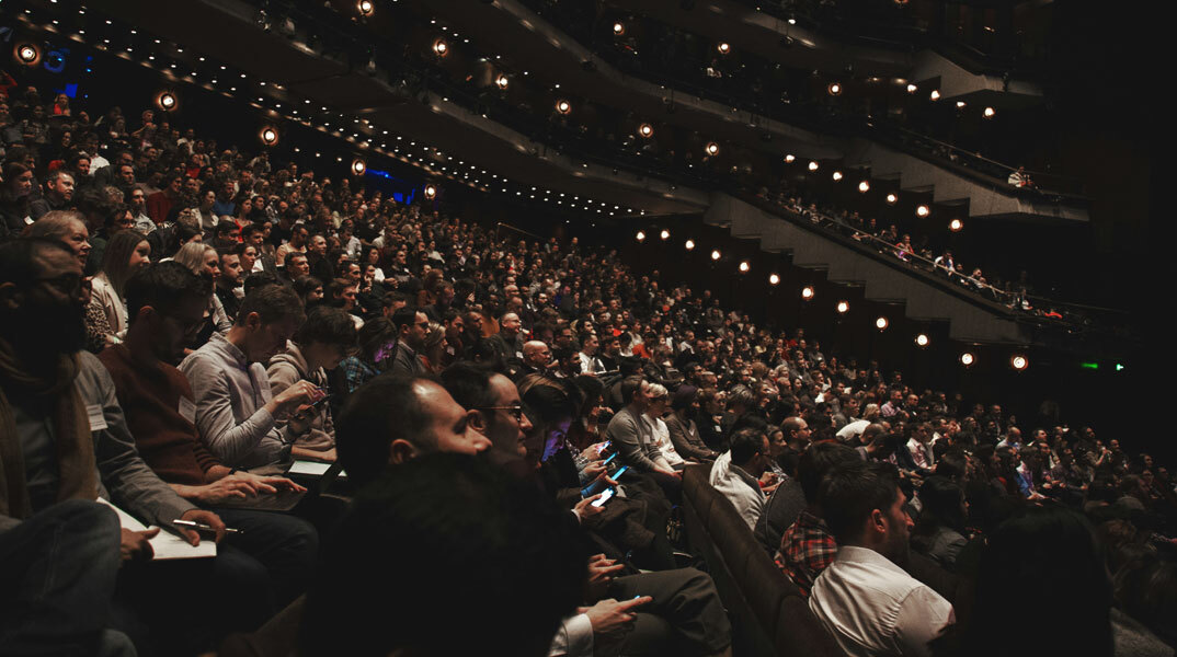 Η επιστροφή του κοινού στο θέατρο