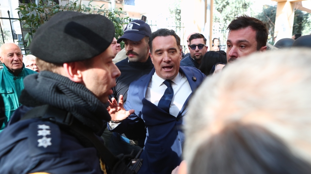 Επίσκεψη του υπουργού Υγείας Άδωνι Γεωργιάδη στο Γενικό Κρατικό Νοσοκομείο Νίκαιας