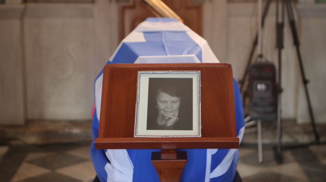 Το «ύστατο χαίρε» στην Ελένη Γλύκατζη-Αρβελέρ:  Η Ελλάδα αποχαιρέτησε την διακεκριμένη ιστορικό