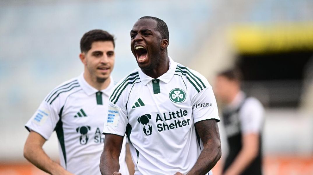 Ο Τετέη πανηγυρίζει το γκολ του Παναθηναϊκού επί του ΟΦΗ