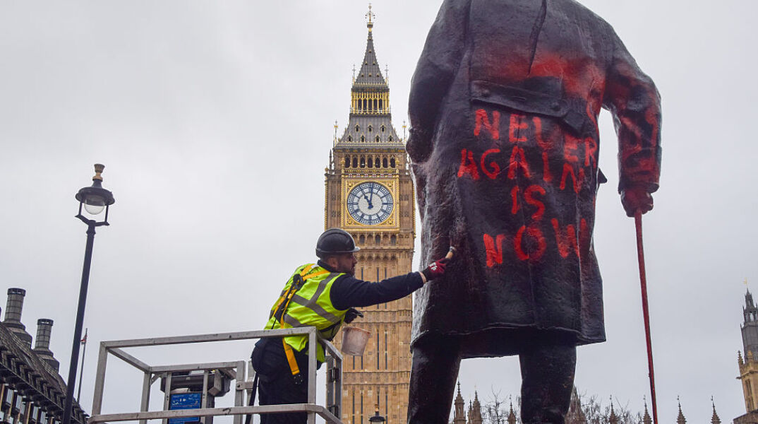 Συνελήφθη άνδρας για βανδαλισμό αγάλματος του Τσόρτσιλ
