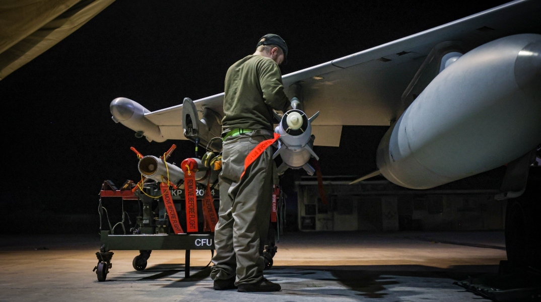 Μαχητικό αεροσκάφος Typhoon FGR4 στη στρατιωτική αεροπορική βάση της Βρετανίας στο Ακρωτήρι της Κύπρου