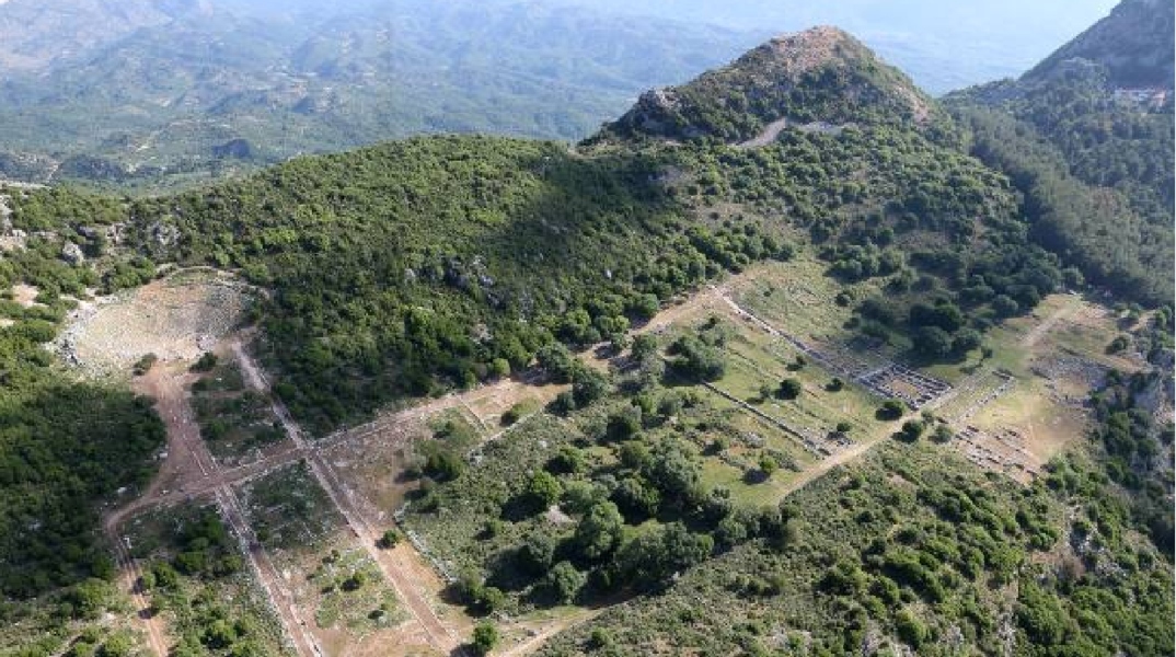 Ο αρχαιολογικός χώρος Κασσώπης από ψηλά