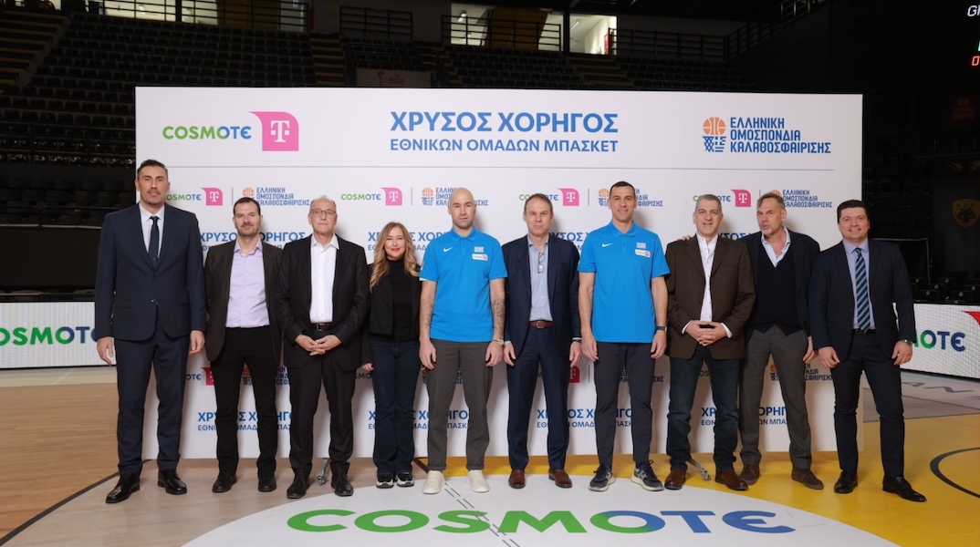 (από αριστερά) Δήμος Ντικούδης, Δημήτρης Μιχαλάκης, Ευάγγελος Λιόλιος, Λιάνα Μόσχου, Βασίλης Σπανούλης,  Κώστας Νεμπής, Νίκος Ζήσης,  Παναγιώτης Γαβριηλίδης, Κωστής Ζομπανάκης, Κωνσταντίνος Σβερκούνος