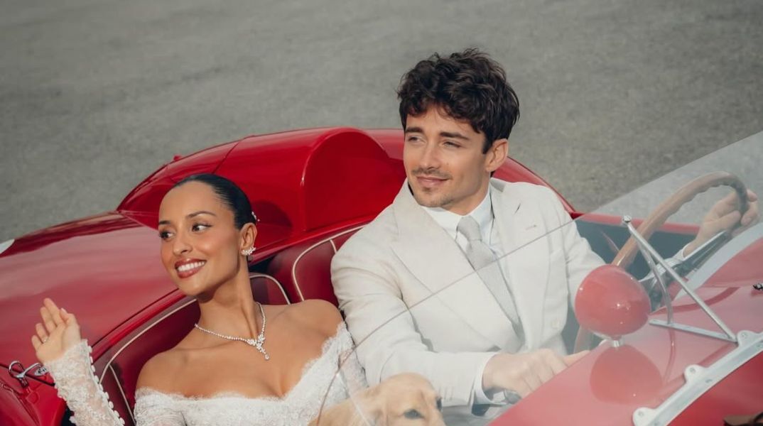 Ο λαμπερός πολιτικός γάμος του Λεκλέρ – Το ζευγάρι έκανε βόλτα με μια Ferrari Testarossa του 1957