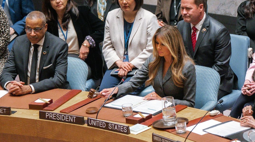 Μελάνια Τραμπ στο Συμβούλιο Ασφαλείας του ΟΗΕ: «H ειρήνη δεν χρειάζεται να είναι εύθραυστη»
