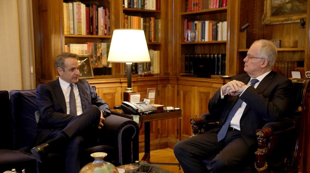 Επικοινωνία Τασούλα-Μητσοτάκη για τις εξελίξεις στη Μέση Ανατολή και την στρατιωτική συνδρομή της Ελλάδας στην Κύπρο