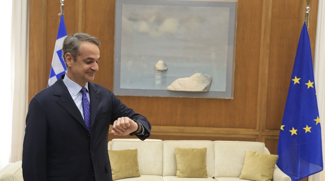 «Ώρα ΠΑΣΟΚ» - Πώς σχολίασε ο Κυριάκος Μητσοτάκης την ολιγόλεπτη καθυστέρηση του Νίκου Ανδρουλάκη