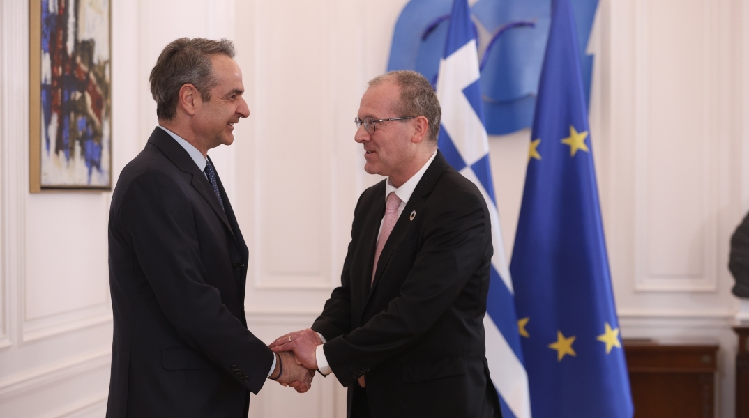 Συνάντηση Μητσοτάκη με τον περιφερειακό διευθυντή Ευρώπης του Παγκόσμιου Οργανισμού Υγείας 