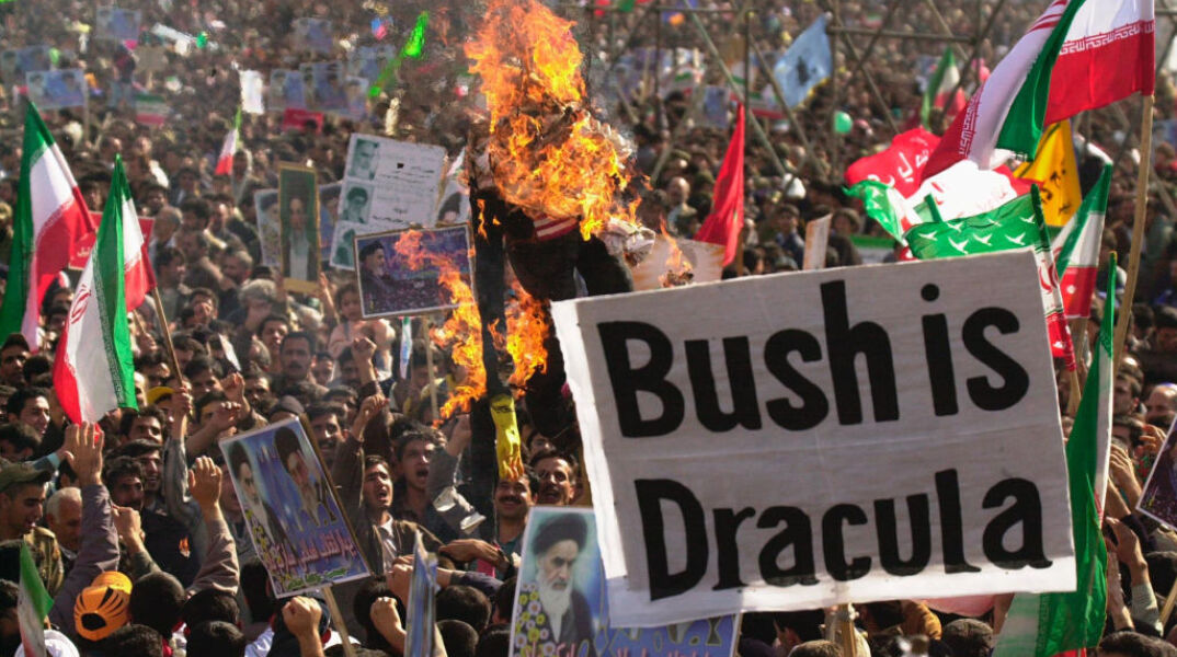 Από το πραξικόπημα του 1953 έως τη σύγκρουση του 2026: Το χρονικό ΗΠΑ – Ιράν