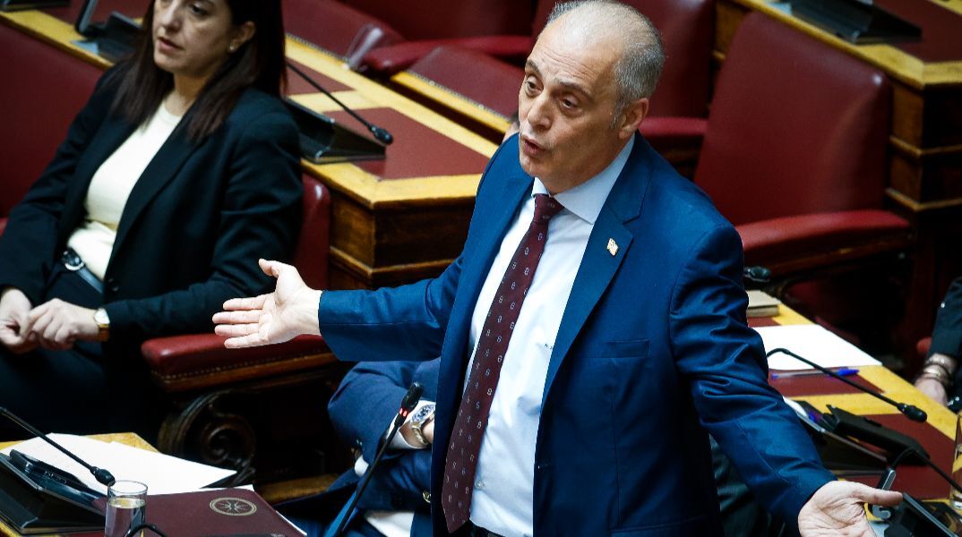 Ο πρόεδρος της Ελληνικής Λύσης, Κυριάκος Βελόπουλος στην Ολομέλεια της Βουλής