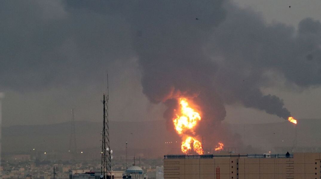 Φωτιά σε διυλιστήριο