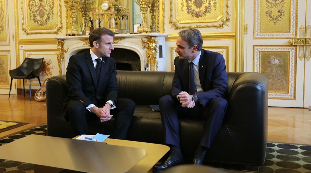 Τηλεφωνική επικοινωνία Μητσοτάκη – Μακρόν για τις εξελίξεις σε Ιράν, Κύπρο και Λίβανο