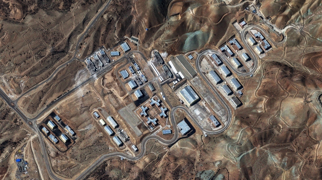 ζημιές από αεροπορική επιδρομή στη βάση πυραύλων Garmdarah, Ιράν