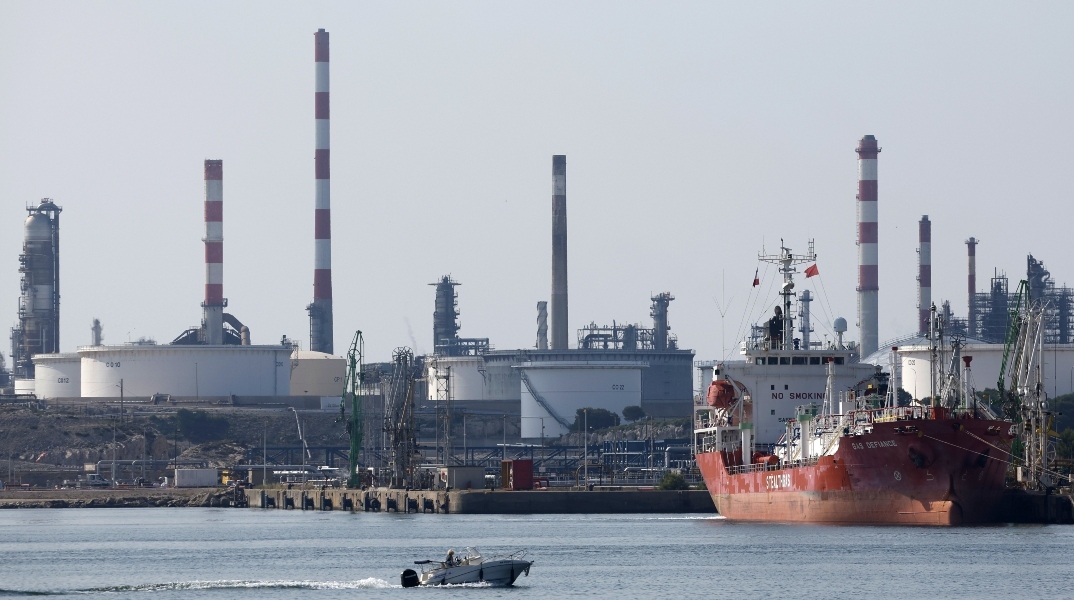 «Αν αυξηθούν, ας αυξηθούν», λέει ο πρόεδρος Τραμπ για τις τιμές στα καύσιμα