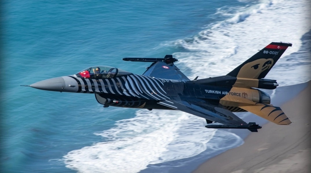 μαχητικο F-16