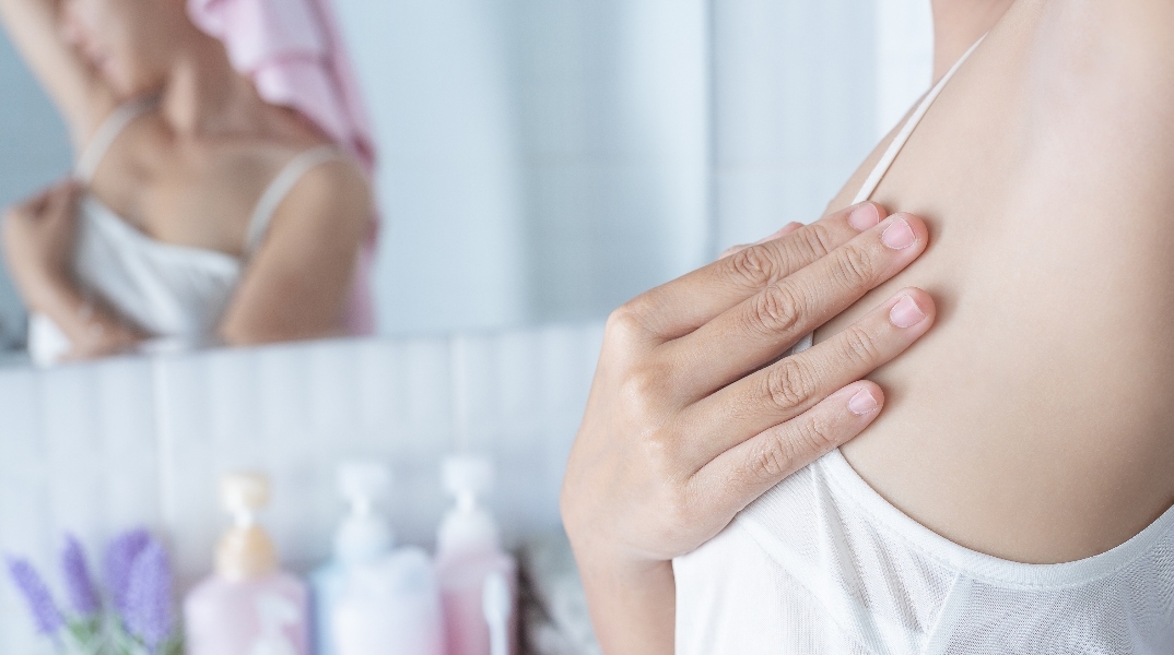 Αποσμητικά και καρκίνος του μαστού: Τι ισχύει τελικά;