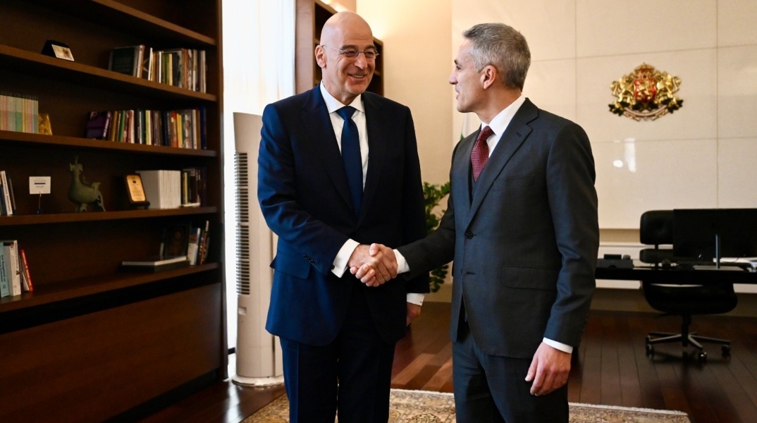 Ο Νίκος Δένδιας με τον Πρωθυπουργό της Βουλγαρίας Andrey Gurov στη Σόφια