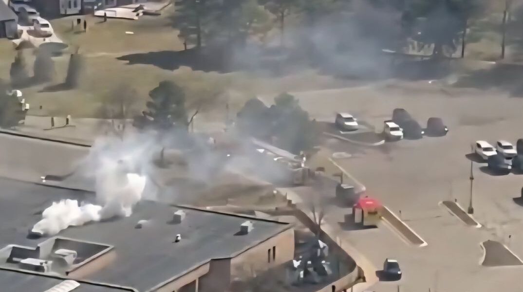 Πλάνο από το σημείο της επίθεσης στη συναγωγή του Μίσιγκαν