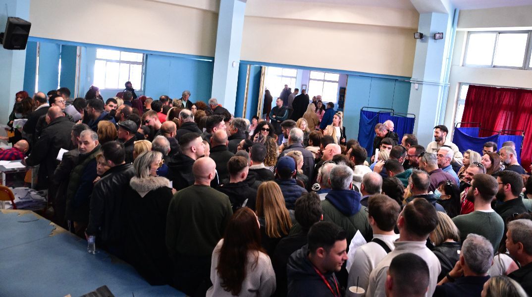 ΠΑΣΟΚ: Παράταση ως τις 20:00 στις εκλογές για την ανάδειξη συνέδρων