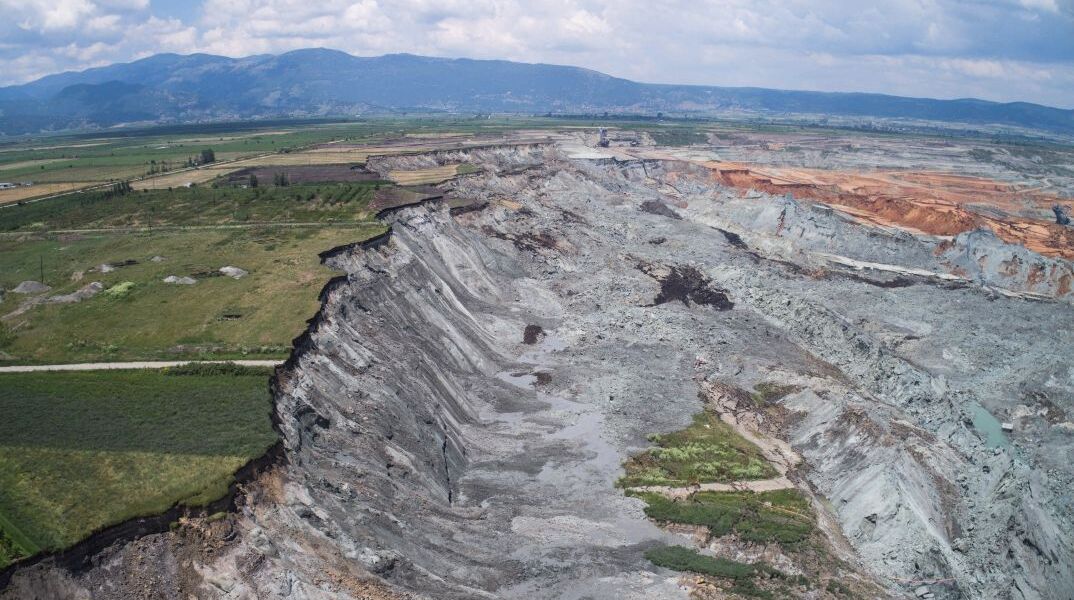 Η κατολίσθηση στο Αμύνταιο, στο χωριό Άγιοι Ανάργυροι