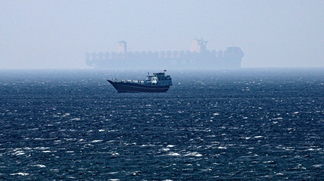 Πλοία στα Στενά του Ορμούζ