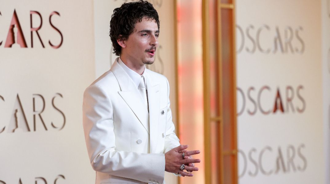 Χαμένος και… στο στόχαστρο: Η αμήχανη βραδιά του Τιμοτέ Σαλαμέ στα Όσκαρ