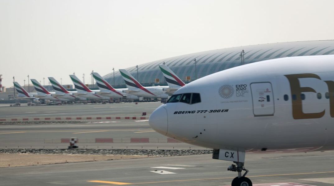 Αεροπλάνα της Emirates στο αεροδρόμιο του Ντουμπάι