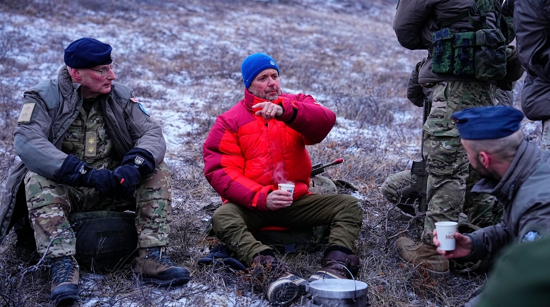 Ο Βασιλιάς Φρειδερίκος Ι΄ της Δανίας στη Γροιλανδία συνοδευόμενος από αξιωματικούς του στρατού