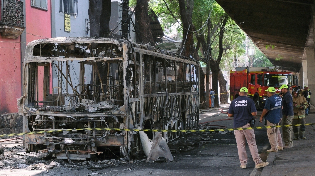 Βραζιλία, καμμενο λεωφορειο