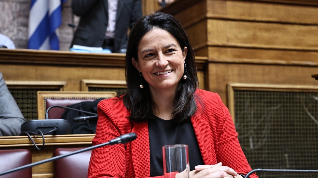 Η υπουργός Εργασίας και Κοινωνικής Ασφάλισης, Νίκη Κεραμέως