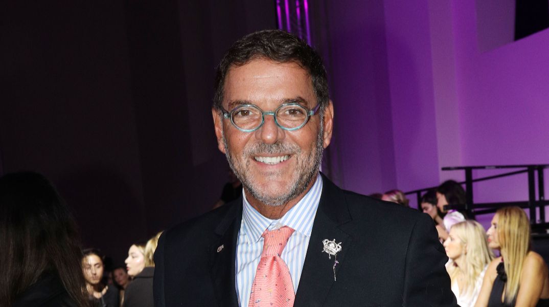 Συνελήφθη ο Γιώργος Τσαγκαράκης, μετά την έφοδο του ελληνικού FBI στην γκαλερί του