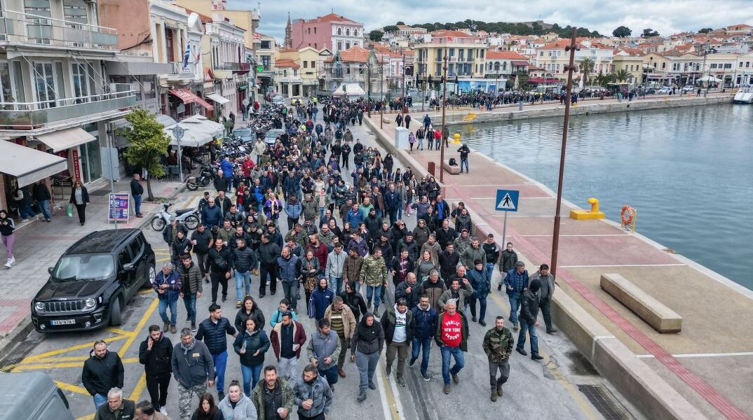 Κτηνοτρόφοι στο λιμάνι της Μυτιλήνης