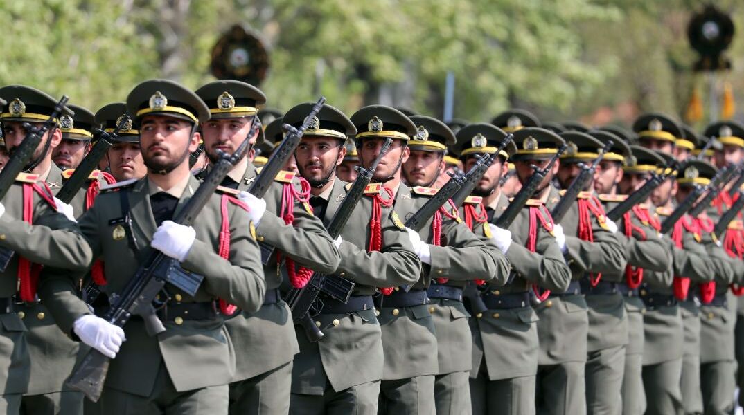 Ιρανοί στρατιώτες σε παλαιότερη παρέλαση