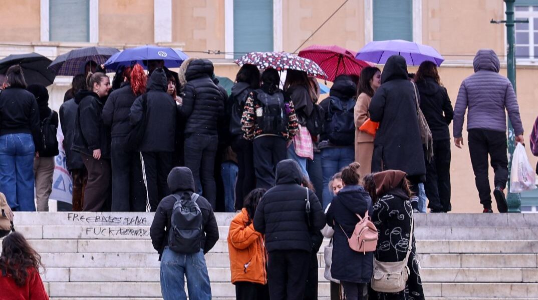 Βροχή στο Σύνταγμα