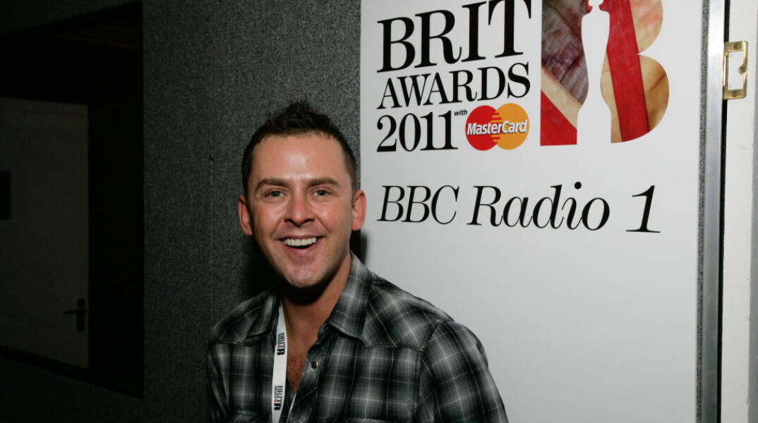 Σοκ στο BBC: Τέλος ένας από τους πιο διάσημους ραδιοφωνικούς παραγωγούς μετά από καταγγελία για σεξουαλική σχέση