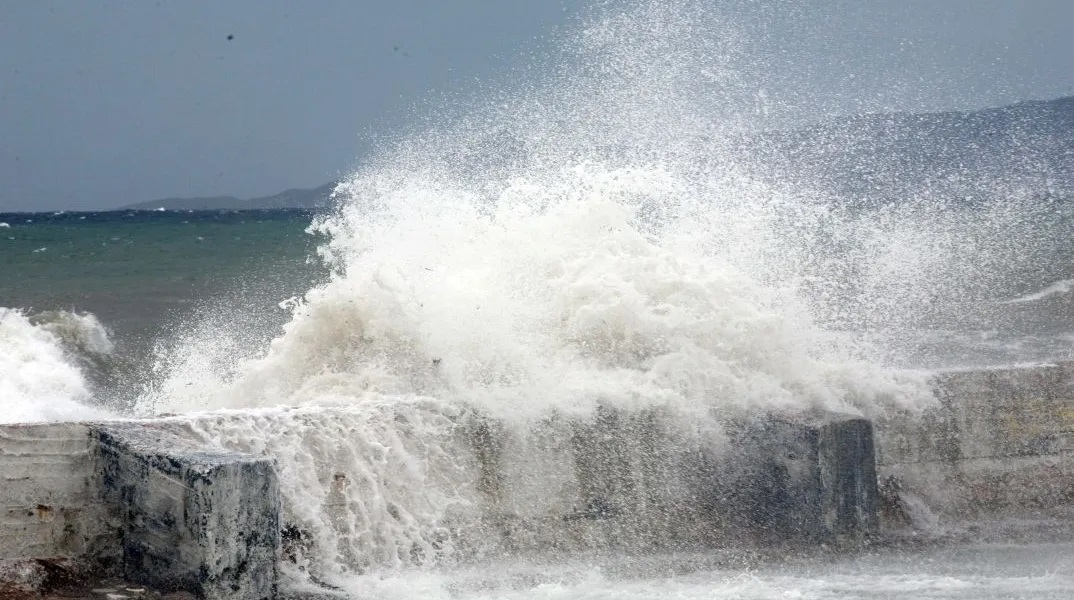 Καιρός αύριο: Ισχυρές βροχές και καταιγίδες σε όλη τη χώρα - Θυελλώδεις άνεμοι έως 10 μποφόρ