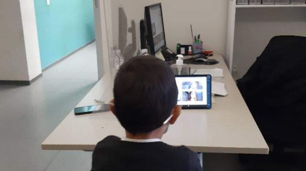 Μαθητής σε τηλεκπαίδευση