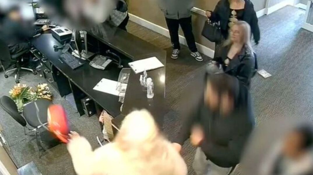 Βρετανία: Διέλυσαν ξενοδοχείο και αποκλείστηκαν από όλα τα μπαρ και ξενοδοχεία της χώρας