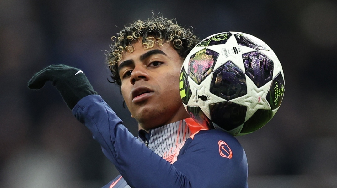 Ξέσπασμα Γιαμάλ εναντίον οπαδών: Φαίνεστε αμόρφωτοι και ρατσιστές