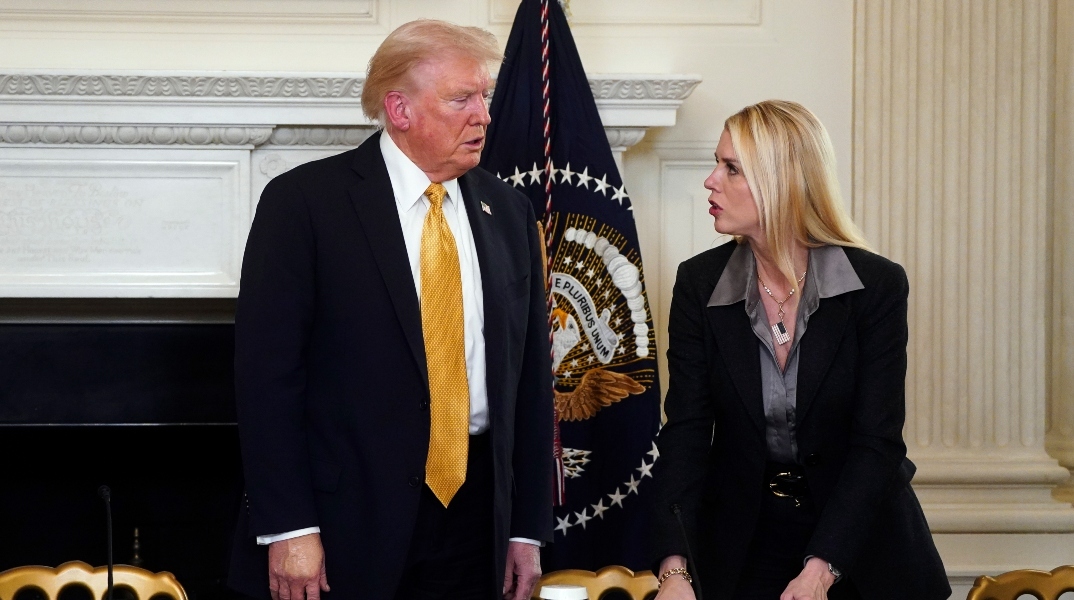 CNN: Αβέβαιο το μέλλον της Γενική Εισαγγελέας Παμ Μπόντι – Δυσαρεστημένος ο Τραμπ