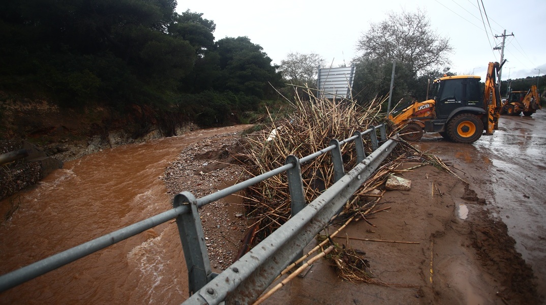 Εικόνα από την επομένη της κακοκαιρίας Erminio στη Ραφήνα