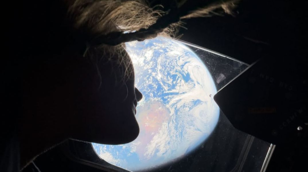 «Η Γη φαίνεται πολύ μικρή, ενώ η Σελήνη μεγαλώνει συνεχώς» – Στα βάθη του διαστήματος το πλήρωμα του Orion