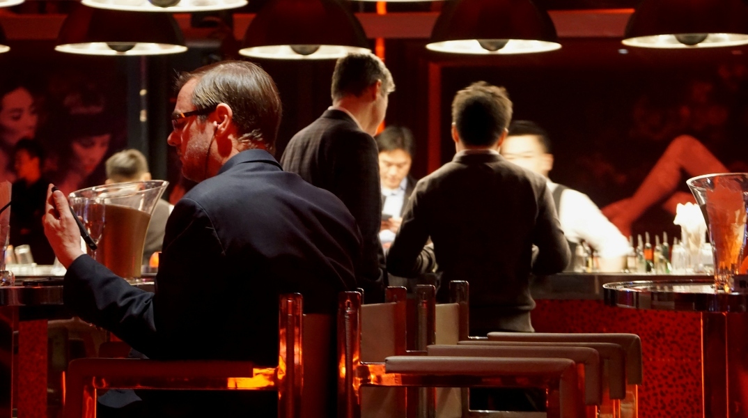 Μπαρ και εστιατόρια χωρίς κινητά