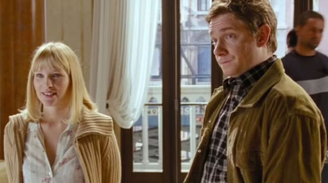 Το «γυμνό» ζευγάρι του «Love Actually» επανενώνεται μετά από 22 χρόνια