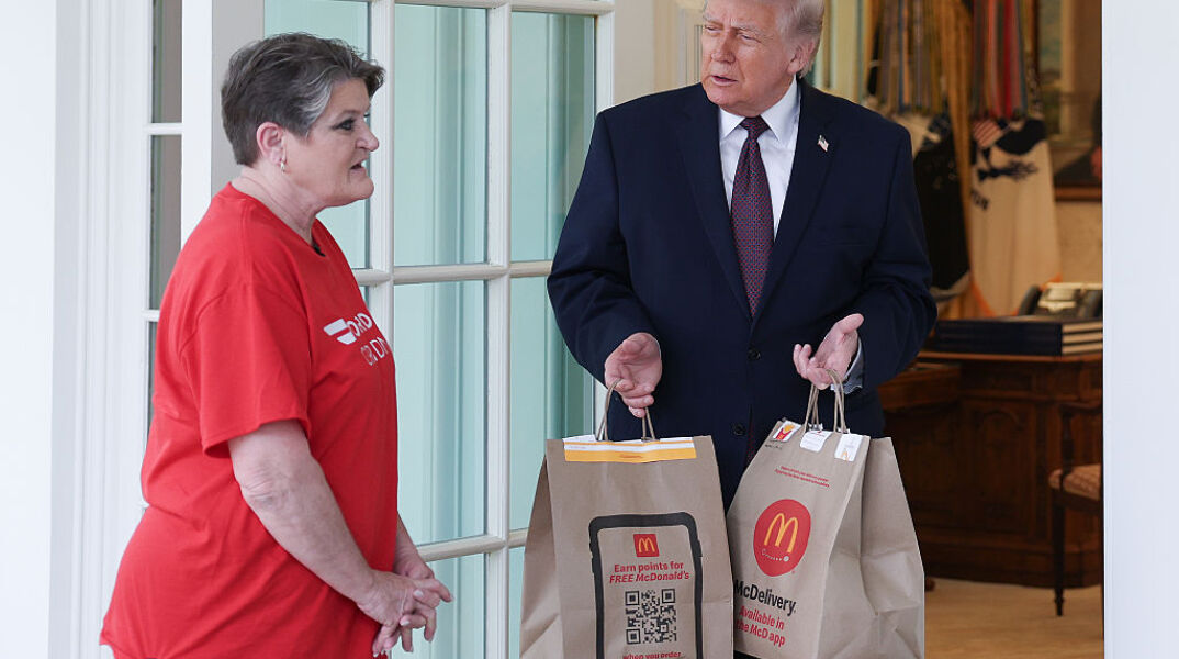 Ο Τραμπ άνοιξε την πόρτα του Οβάλ Γραφείου για… McDonald’s